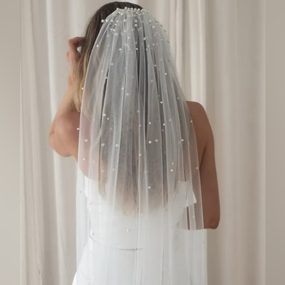 White Veil with Pearls